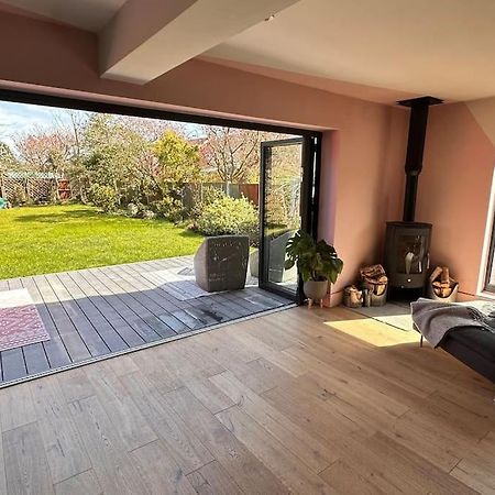 Formby, Spacious True Bungalow Steps From Beach Exteriör bild
